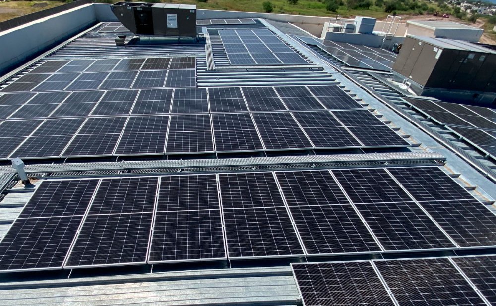 Obra eléctrica e instalación fotovoltaica — Zebra Pen / Prologis